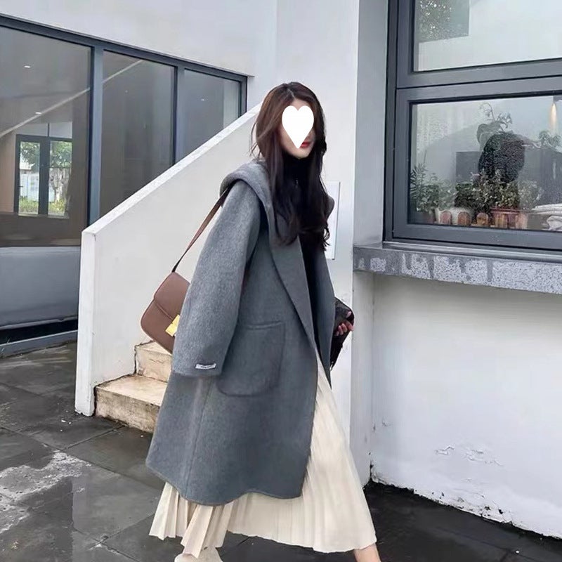 Hepburn Style British Woolen Coat Mid-Length New Fashion Horn Buckle Hooded Wool Woolen Coat - Image 2